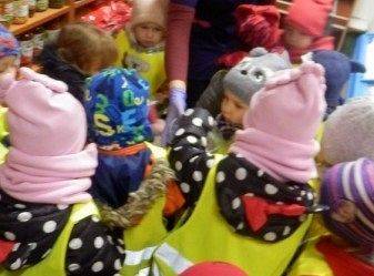 Poznajemy ciekawe zawody… Lekcja biblioteczna w terenie