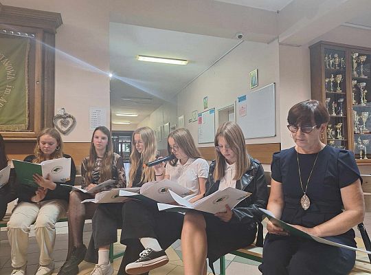 Zespół Szkolno-Przedszkolny w Łęczycach  włączył się w akcję Narodowego Czytania