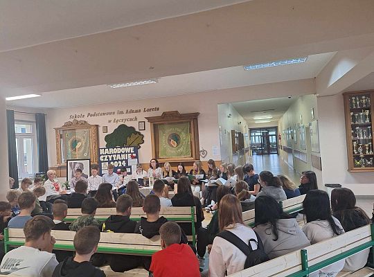 Zespół Szkolno-Przedszkolny w Łęczycach  włączył się w akcję Narodowego Czytania