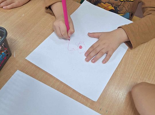 Dzień Kropki w bibliotece z grupą 0D