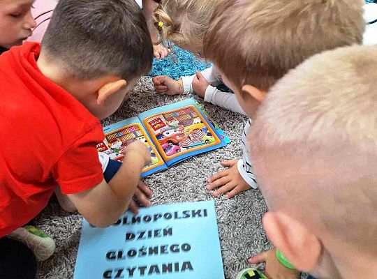 Ogólnopolski Dzień Głośnego Czytania połączony z akcją "Czytamy z SERCEM"