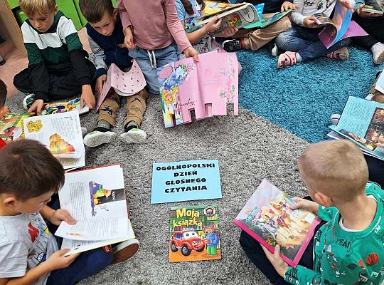 Ogólnopolski Dzień Głośnego Czytania połączony z akcją "Czytamy z SERCEM"