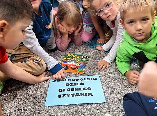 Ogólnopolski Dzień Głośnego Czytania połączony z akcją "Czytamy z SERCEM"