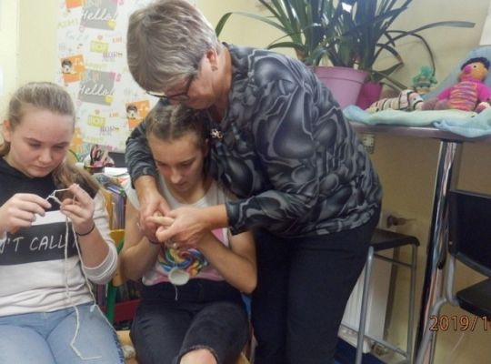 „Szydełkowe cudeńka”. Warsztaty szydełkowania