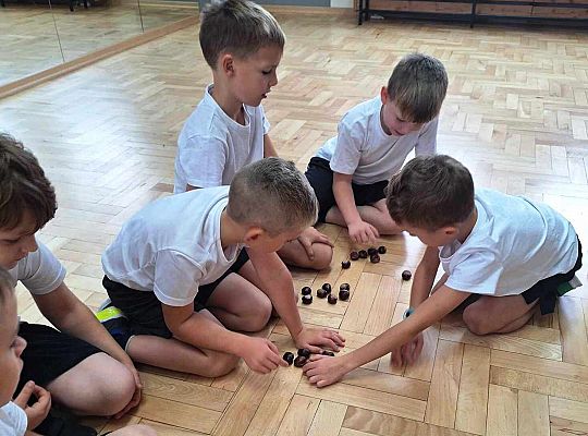 Jesienne spotkanie klasy 1a z książką