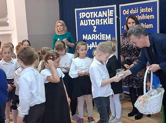 Wyjątkowe Spotkanie z Markiem Michalakiem i Pasowanie na Czytelnika!