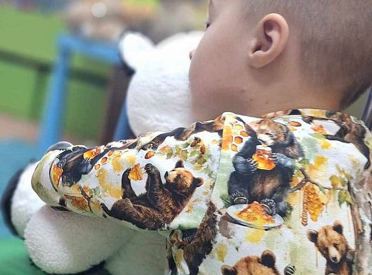 Pluszowy Miś w roli głównej – wyjątkowy dzień z przedszkolakami