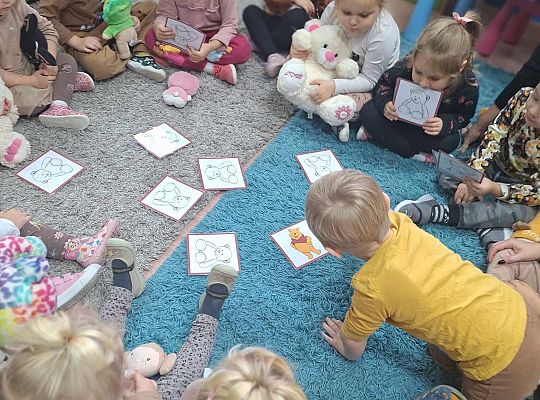 Pluszowy Miś w roli głównej – wyjątkowy dzień z przedszkolakami