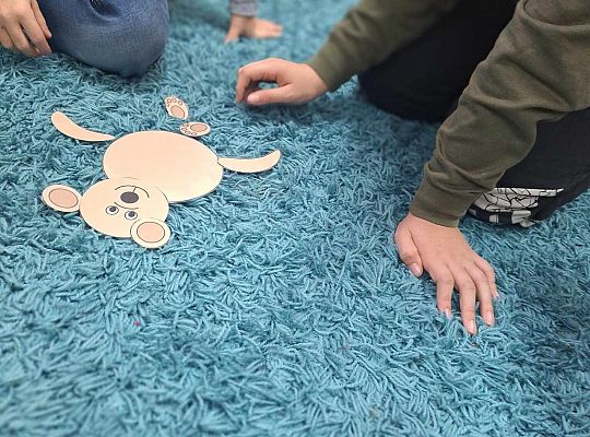 Pluszowy Miś w roli głównej – wyjątkowy dzień z przedszkolakami