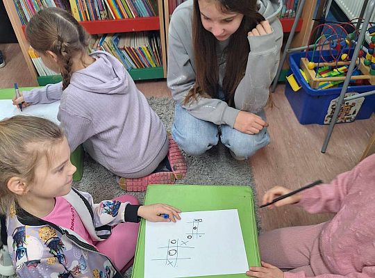 Pluszowy Miś w roli głównej – wyjątkowy dzień z przedszkolakami