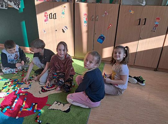 "Buduj emocje, twórz historie – LEGOwe przygody z Humorkami!"