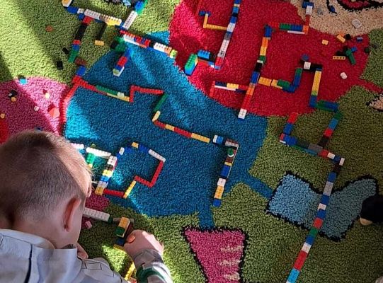 "Buduj emocje, twórz historie – LEGOwe przygody z Humorkami!"