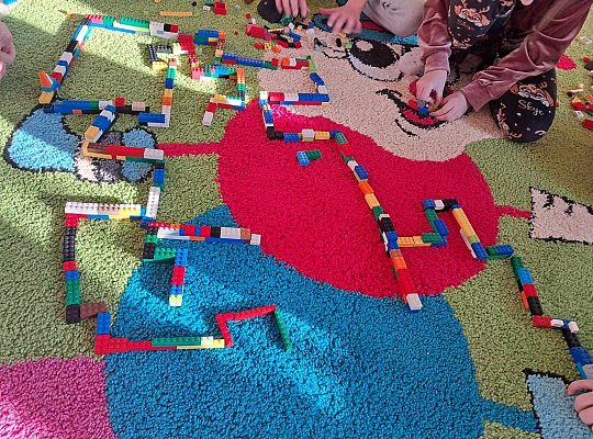 "Buduj emocje, twórz historie – LEGOwe przygody z Humorkami!"