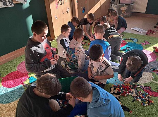 "Buduj emocje, twórz historie – LEGOwe przygody z Humorkami!"