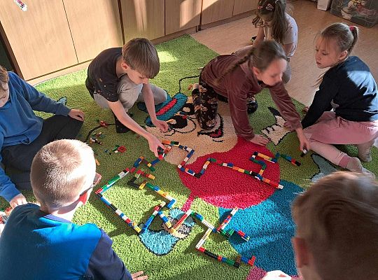 "Buduj emocje, twórz historie – LEGOwe przygody z Humorkami!"