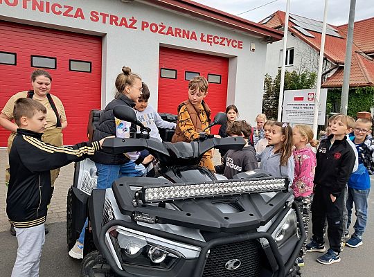 Wycieczka klasy 2b do OSP w Łęczycach