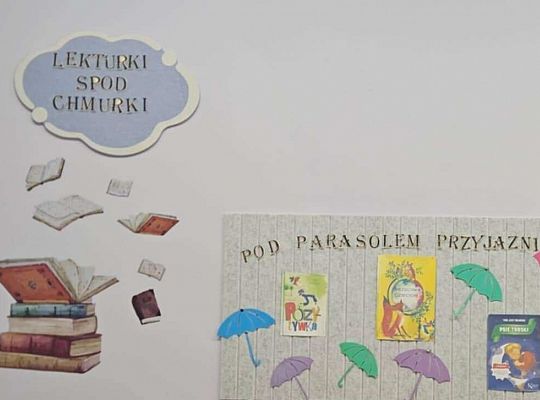 Czytamy z klasą  (2B) lekturki spod chmurki