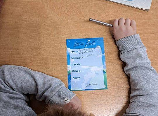 Za dziećmi z klasy 2a kolejna odsłona ogólnopolskiego projektu „Zaczytani w kolorach” .