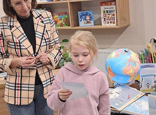 Za dziećmi z klasy 2a kolejna odsłona ogólnopolskiego projektu „Zaczytani w kolorach” .