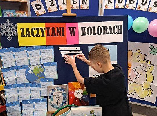 Za dziećmi z klasy 2a kolejna odsłona ogólnopolskiego projektu „Zaczytani w kolorach” .