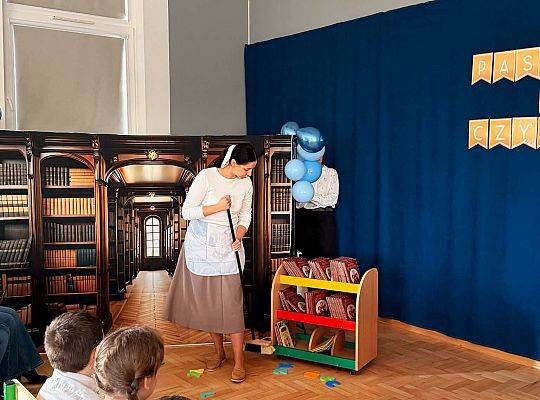 Pasowanie na Czytelników uczniów klas I