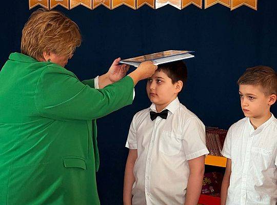 Pasowanie na Czytelników uczniów klas I