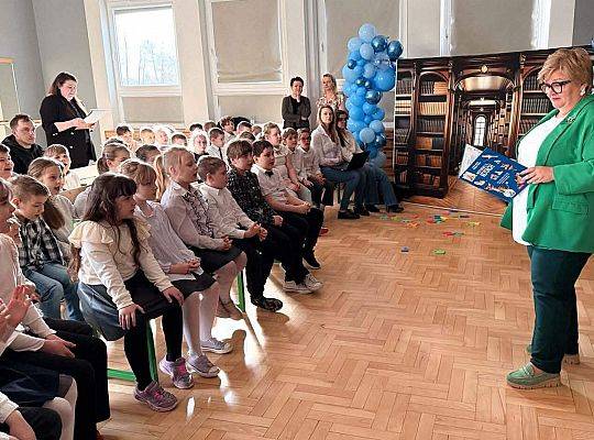 Pasowanie na Czytelników uczniów klas I