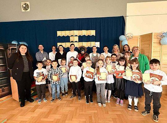 Pasowanie na Czytelników uczniów klas I