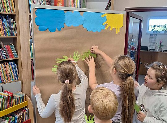 Przygoda klasy 2b z programem „Czytamy z klasą. Lekturki spod chmurki” dobiegła końca.