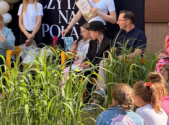 Literacka przygoda w plenerze - za nami „Czytanie na polanie”!
