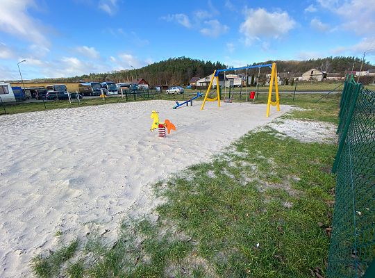 Szkoła na zewnątrz