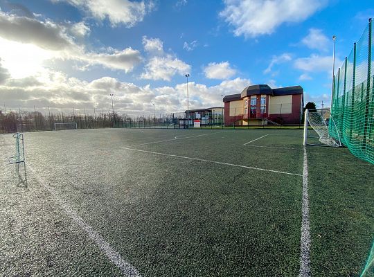 Szkoła na zewnątrz