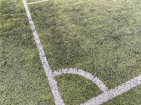 Szkoła na zewnątrz