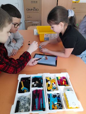 Zajęcia z programowania i robotyki