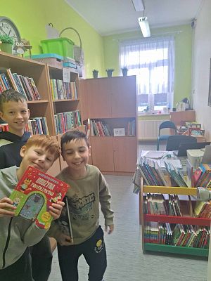 Sala 14a naszą nową (tymczasową) biblioteką:)