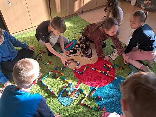 "Buduj emocje, twórz historie – LEGOwe przygody z Humorkami!"