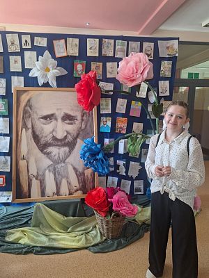 Dziś w Szkole Podstawowej im. Janusza Korczaka w Żarnowcu odbył się finał wojewódzkiego konkursu "Kartka dla Korczaka". 