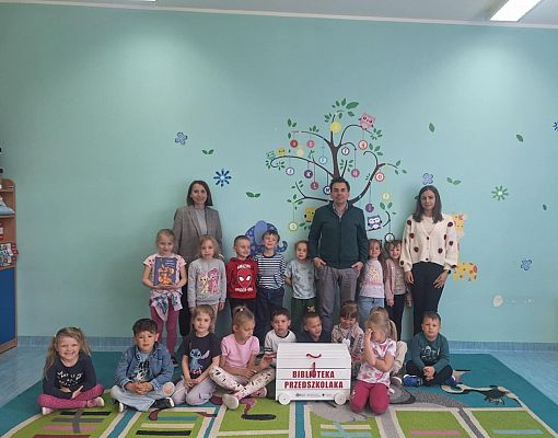 "BIBLIOTEKA PRZEDSZKOLAKA" PONOWNIE ZAWITAŁA DO NASZEJ SZKOLNEJ BIBLIOTEKI