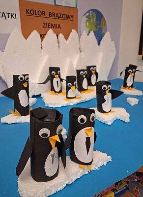 Za dziećmi z klasy 2a kolejna odsłona ogólnopolskiego projektu „Zaczytani w kolorach” .